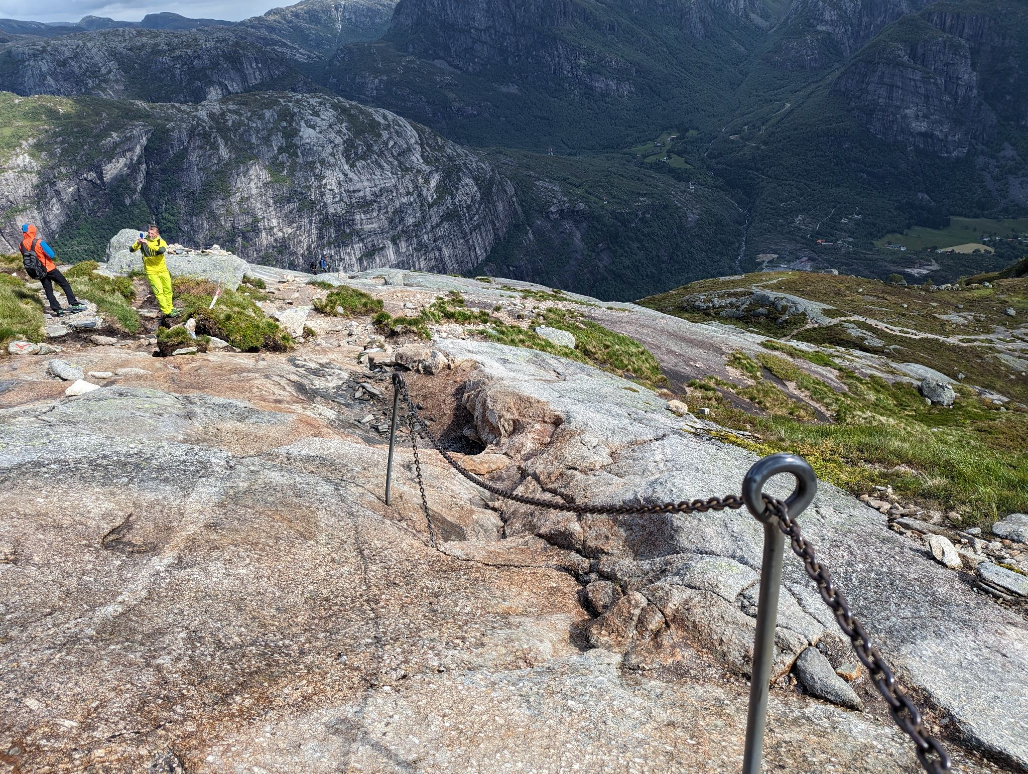Hiking trail from kjerag lysefjorden