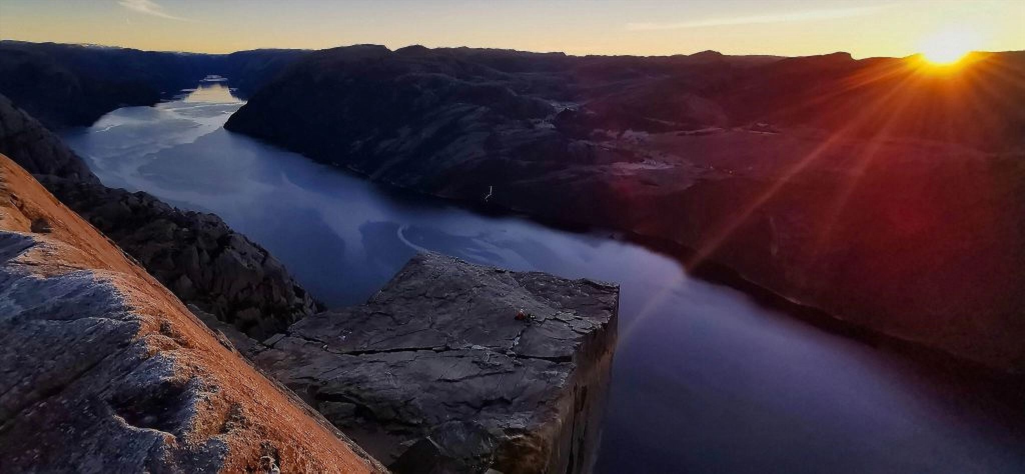 Pulpit rock sunrise hiking norway lysefjorden troll adventure