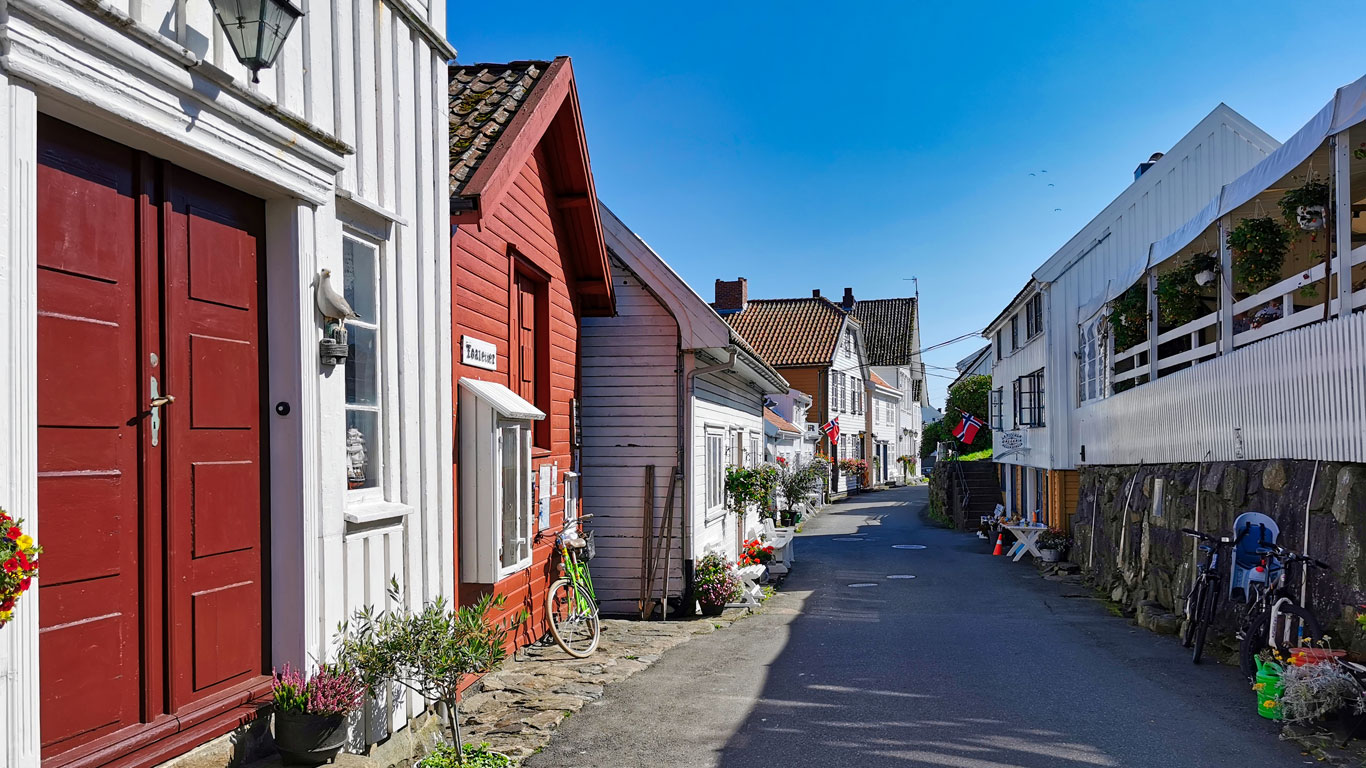 Sokndal-sogndalstrand-village-ocean-roadtrip-relax-must-see-norway-1366x768